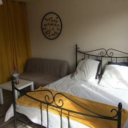 Studio Meuble, Centre-ville Апартаменты *