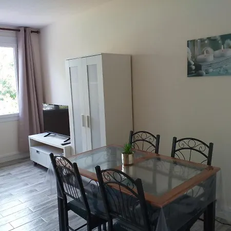 Studio Meuble, Centre-ville Апартаменты